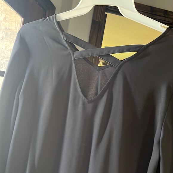 Gray polyester blouse - Picture 2 of 3